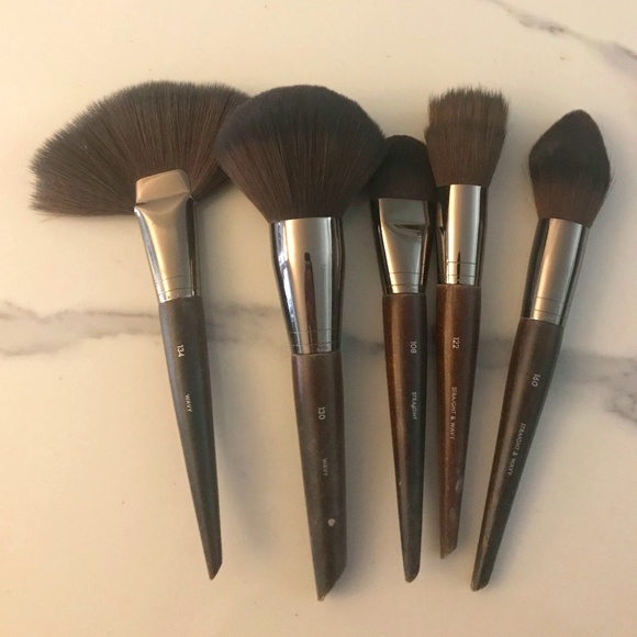 MAKE UP FOREVER BRUSH AUTHENTIC LIGHTLY USED - Picture 1 of 1